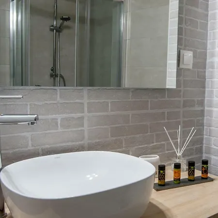 Aelia Apartment